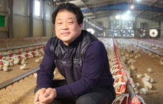 축산 생산비 이렇게 줄인다 (3)양계농 정성호씨<전남 함평>