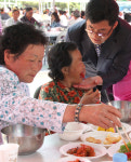 화산농협, 경로잔치 “어르신 항상 건강하세요”