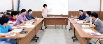 표고버섯 수출 역군들 일본어 공부 ‘주경야독’