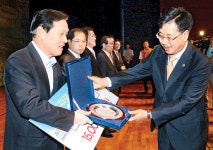 창원, 국내외 환경도시의 모범