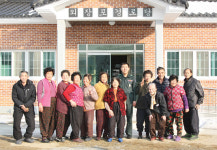 [이사람]‘마을회관 부지 기증’ 류재성 기동대장, “겨울 따뜻하게 보내는 어르신들 보면 더 행복”