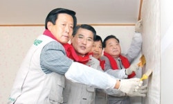농협, 안성서 ‘사랑의 집고치기’