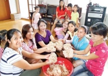 강원 별미 ‘감자옹심이’ 만들기 척척