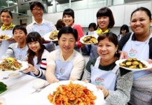 다문화가정 부부의 전통요리 체험