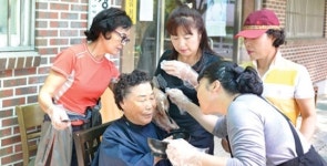 비아농협, 어르신 염색봉사