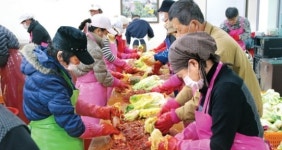 [화제]1사1촌 기업·단체와 활발한 교류 펼치는 충남 공주 무르실 고추마을
