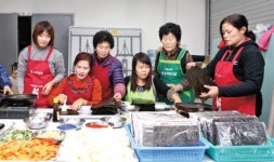 고산농협, 밑반찬 만들기…다문화가정 30곳에 전달