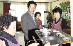“농사 바빠도 봉사는 빠질수 없죠”