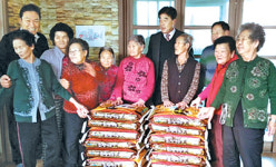 내수농협, 경로당·노인회에 쌀 전달