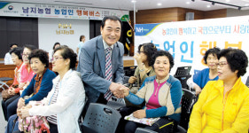 행복버스 ‘빵빵’…농민들은 ‘활짝’