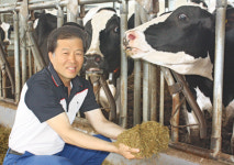 [대한민국 대표농가]⑷낙농가 최풍열씨<경북 김천 고센목장>