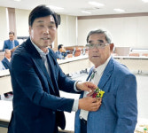 경기 이천 설성농협 카네이션 달아드려