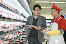 6억원 적자였던 돼지고기 판매사업, 5억원 흑자로 전환한 비결은?