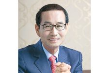 [지역농업발전 선도인상] 이승율 경북 청도군수…농민·농협과 협치 농업예산 증액한 ‘소통농정’의 달인