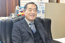 “축사 문 닫는 농가 안타까워…한우 생산기반 유지 도울 것”