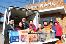 “생필품 싣고 와 판매하니 정말 편해”