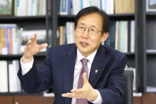 “한우 사육기간 단축 사양기술 개발에 총력”