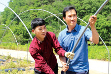 외국인 계절근로자, 결혼이민여성 가족 배정…작업능률 쑥쑥