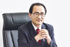 ‘CEO 대상’ 받은 이재현 동거창농협 조합장 “농가소득 증대가 첫번째 사명”