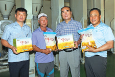 서군산농협 보리 특별매입…농가 ‘웃음꽃’