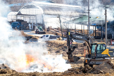 구제역 비상…‘전쟁터 방불’ 방역현장