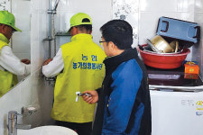 [산불] 나흘 만에 100억 이상 모금, 자원봉사자들도 속속 도착