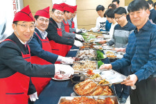 “양돈·화훼 농가 도와요”