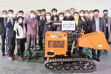 구리농협, 과수작목회에 잔가지 파쇄기 전해