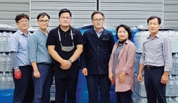 유성농협, 자매결연 산척농협에 비상식수 공급