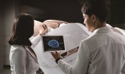 마사지 받으면 건강 증진에 도움…안마의자 활용을