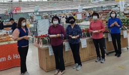 농협유통 하나로마트 전북 전주점, 어버이날 맞이 ‘사랑의 가래떡 나눔’
