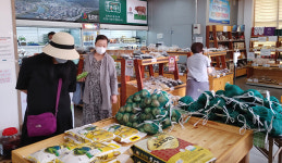 [귀농귀촌 핫플 ⑪] 농민·관광객 잇는 로컬푸드직매장 활성…중소농 정착 도움