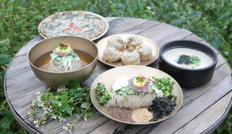 [메밀음식] 무더위엔 입맛 돋우는 비비작작면, 장마철엔 뜨끈한 조베기