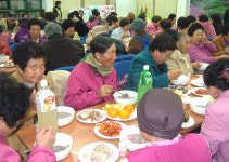 한나라당 제주도당, 독거노인에 팥죽 제공