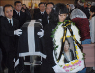 불꽃같이 살아온 故 김영란 양지녘에 묻히다