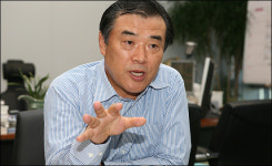 당대에 이루려면 큰 시행착오…100년 계획 한 계단씩