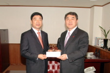 (주)유니콘 하얏트리젠시 제주 카지노, 사랑담은 성금기탁