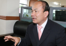 바퀴크기 다른 수레 제자리만 맴맴…견제강화