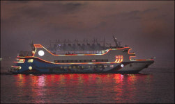 제주 도두항에 크루즈급 유람선 미르호 25일 공식 취항