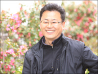 꿈은 이루어져…제주시청 강봉수 씨 시인등단