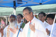 강우일 주교, 연행 신부 면회 후 강정行