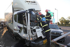 제주시 평화로 광령교차로서 9중 추돌사고...11명 중경상
