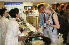 세계양돈수의사대회 개막...ICC제주 4500명 북적