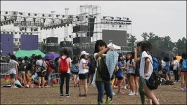 WCC K-POP 콘서트 벌써 후끈…팬 북새통
