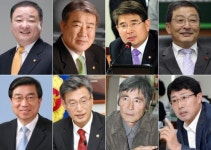 빅 텐트 쳤는데…, 사공 많아 배가 산으로(?)