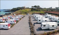 누가봐도 숙박인데…카라반의 제주 습격