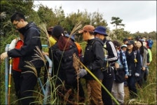 제주은행, 시각장애인들과 가을오름 나들이 훈훈