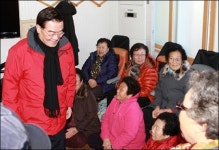 첫 연두방문 우근민 제주지사, 잇단 약속에 OK
