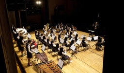 여고생과 교사들이 함께 만드는 화합의 무대