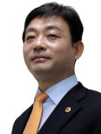 “동료들이 뽑은 ‘베스트’의원” 정치1번지에 진보깃발 또 꽂나